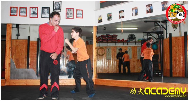 Kung Fu Academy Caserta di Sifu Mezzone Wing Chun Tjun, Ving Tsun Kung Fu Bambini difesa personale Accademia nazionale Italia scuola di taiji sanda chi kung www.kungfuitalia.i (2)